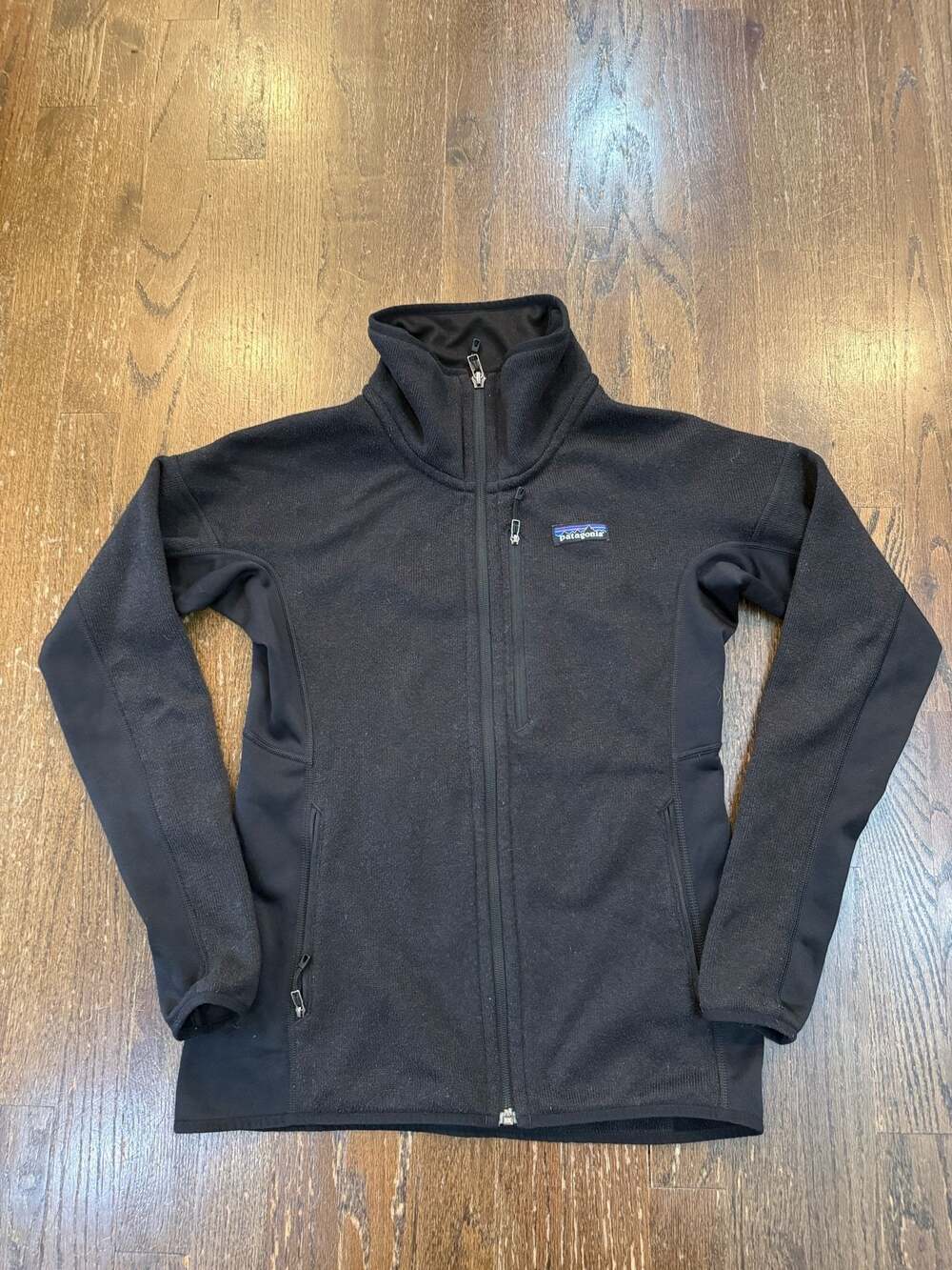 Patagonia Women's R2 TechFace Fleece Jacket Black Thumbhole
